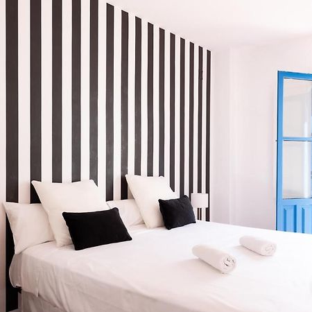 Апартаменты Tourist House Santa Cruz Севилья Экстерьер фото